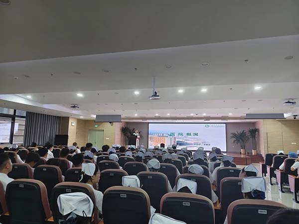 【抓规范 重落实 强服务】清华大学附属垂杨柳医院护理部开展护理实习生岗前培训