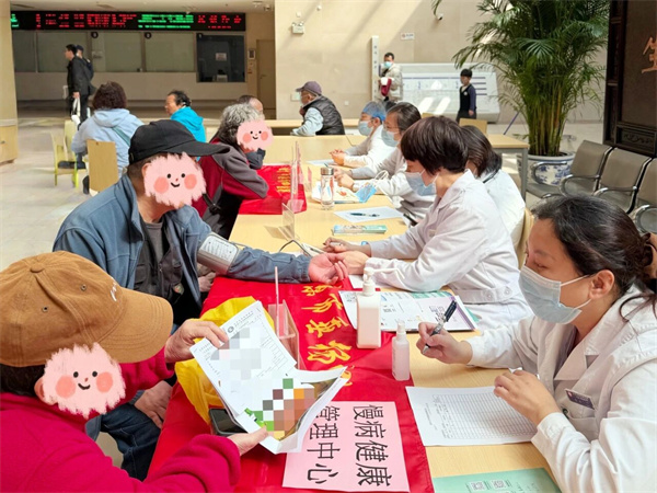 【杨柳探营】医院开展世界帕金森日、世界爱鼻日联合义诊公益活动